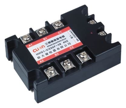 NCR HHG1-3 üç fazlı katı hal rölesi (SSR), 100 A, kontrol 3–32 V DC, yük 40–440 V AC